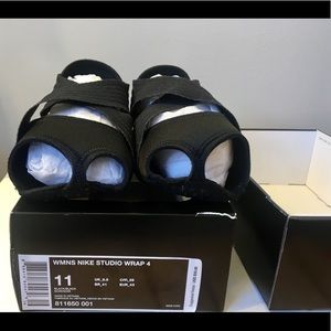 Nike Studio Wrap 4 sz11